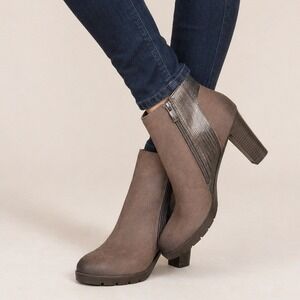 Vangelo Womens Taupe Brown Mixed Media Fleece Lined Block Heel Ankle Boots